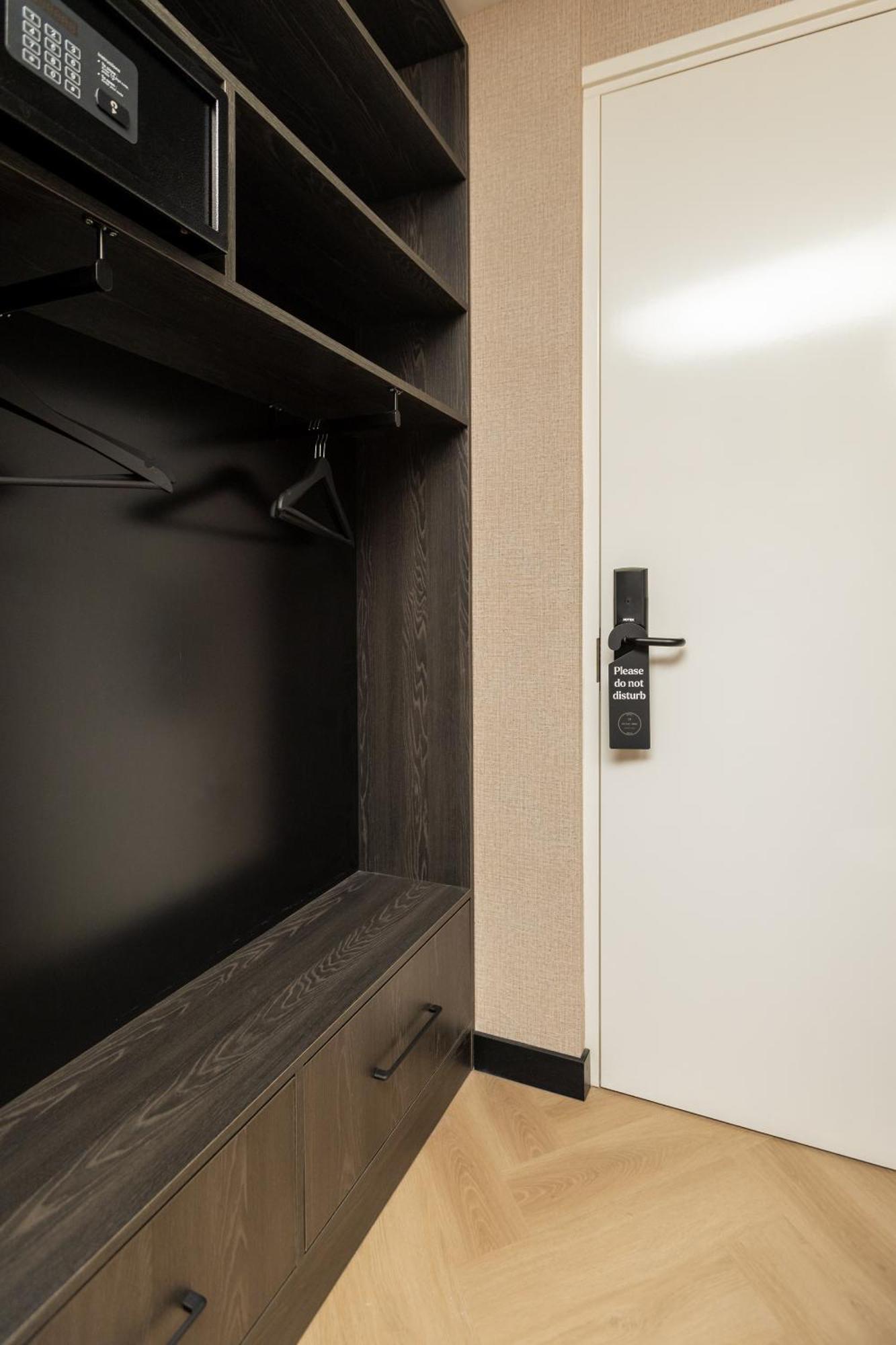 Hotel Twenty-Three Amsterdam Airport โฮฟด์ดอร์ป ภายนอก รูปภาพ