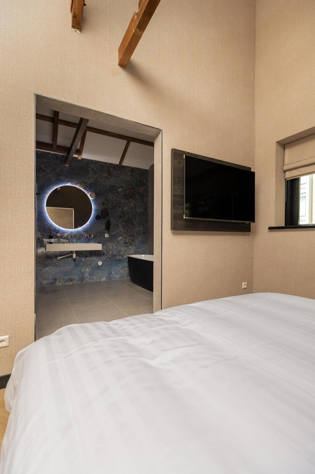 Hotel Twenty-Three Amsterdam Airport โฮฟด์ดอร์ป ภายนอก รูปภาพ