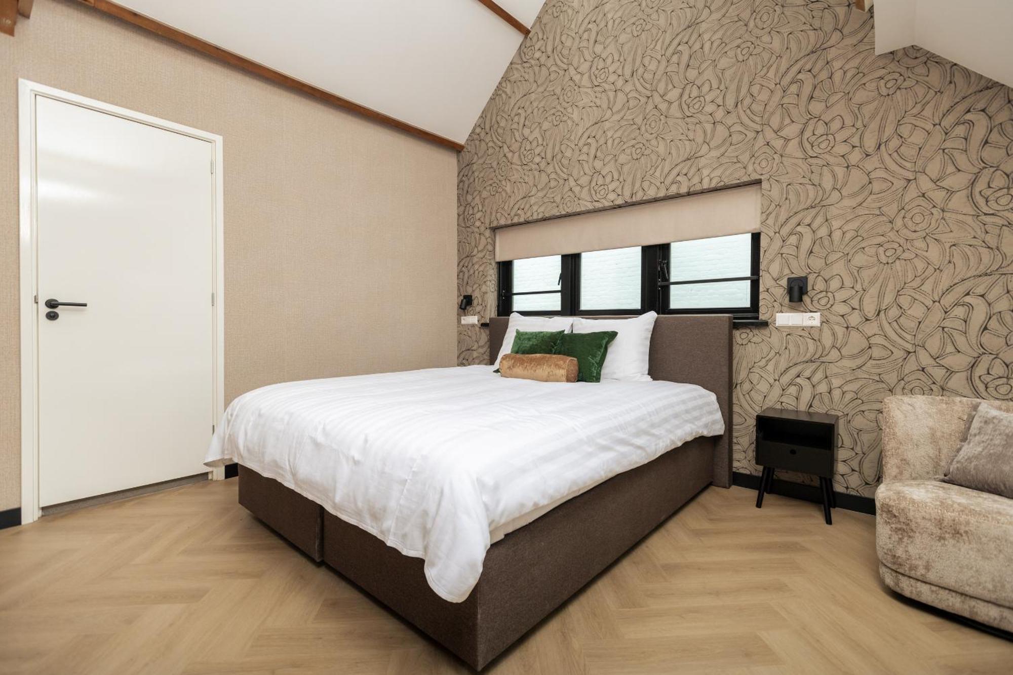 Hotel Twenty-Three Amsterdam Airport โฮฟด์ดอร์ป ภายนอก รูปภาพ