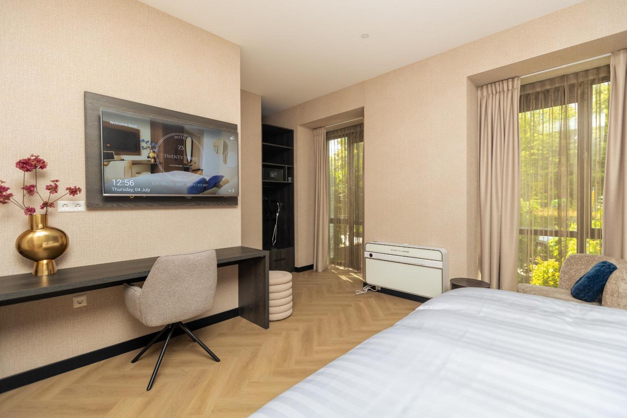 Hotel Twenty-Three Amsterdam Airport โฮฟด์ดอร์ป ภายนอก รูปภาพ