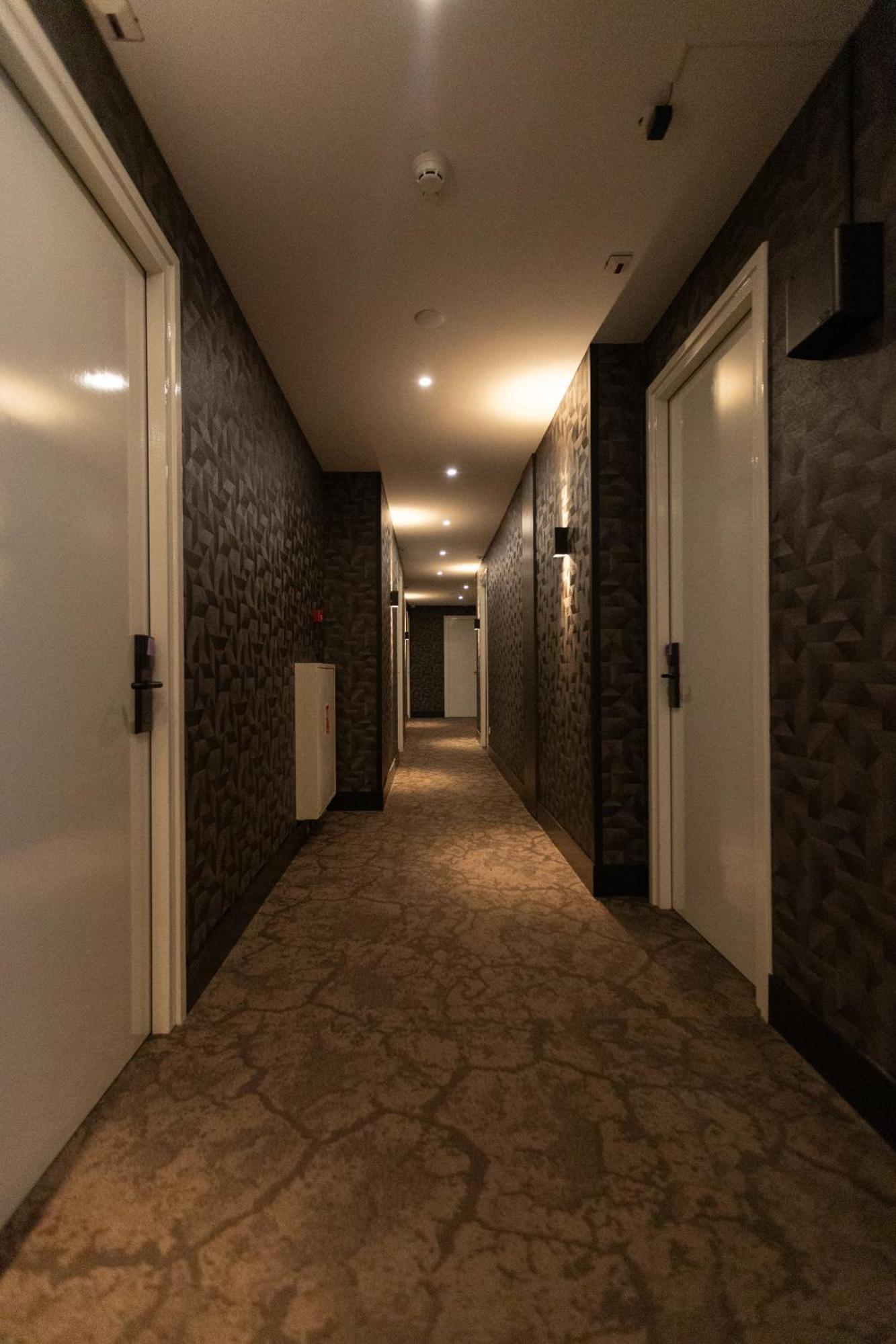 Hotel Twenty-Three Amsterdam Airport โฮฟด์ดอร์ป ภายนอก รูปภาพ