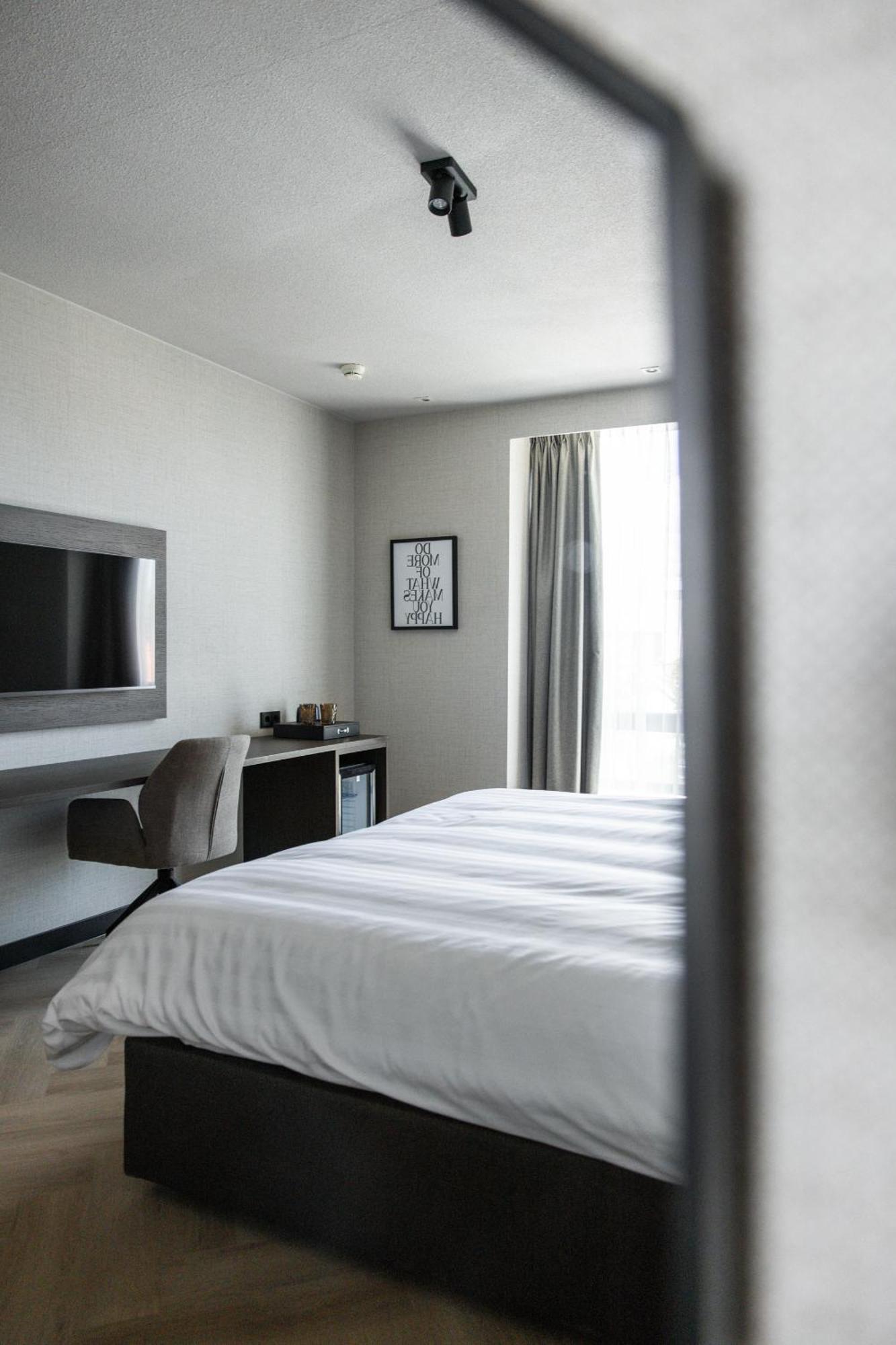 Hotel Twenty-Three Amsterdam Airport โฮฟด์ดอร์ป ภายนอก รูปภาพ