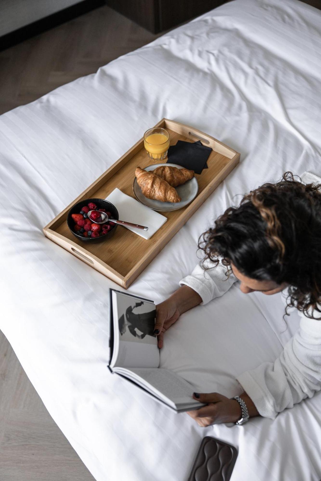 Hotel Twenty-Three Amsterdam Airport โฮฟด์ดอร์ป ภายนอก รูปภาพ