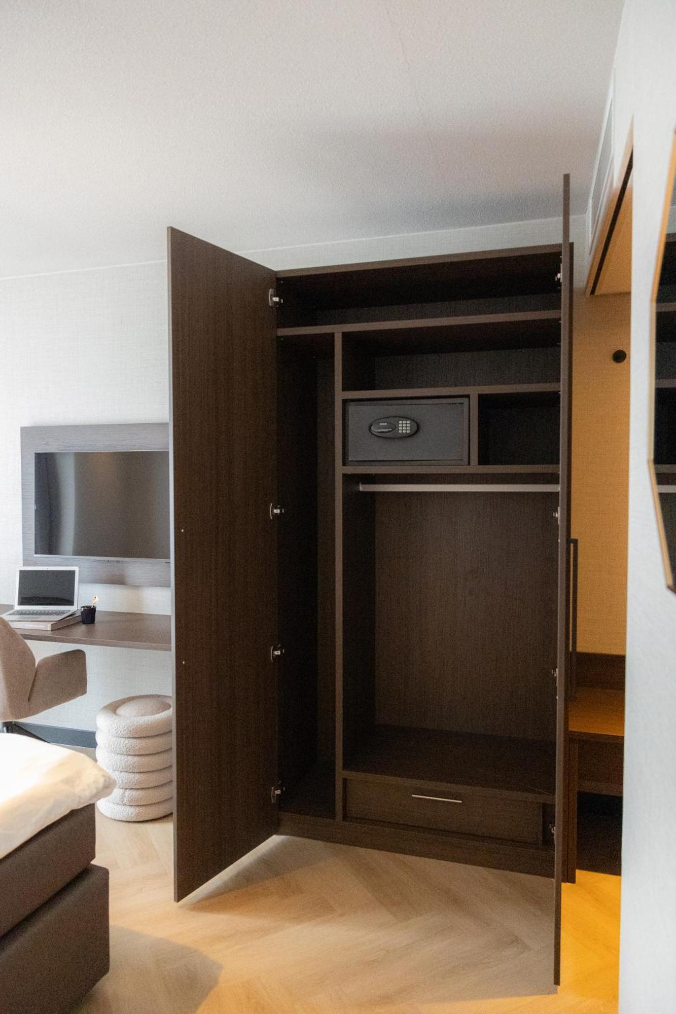Hotel Twenty-Three Amsterdam Airport โฮฟด์ดอร์ป ภายนอก รูปภาพ